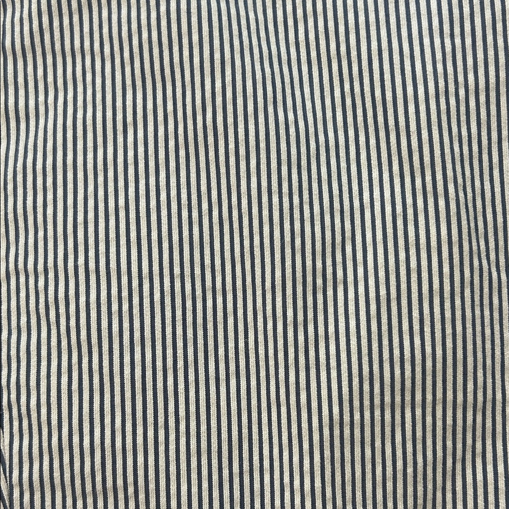Seersucker Striped Cropped Pants - Picture 4 of 4